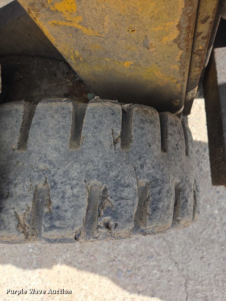 image for item EV5969 Clark forklift