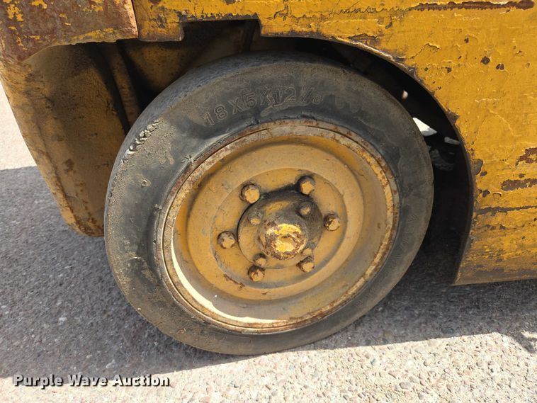 image for item EV5969 Clark forklift