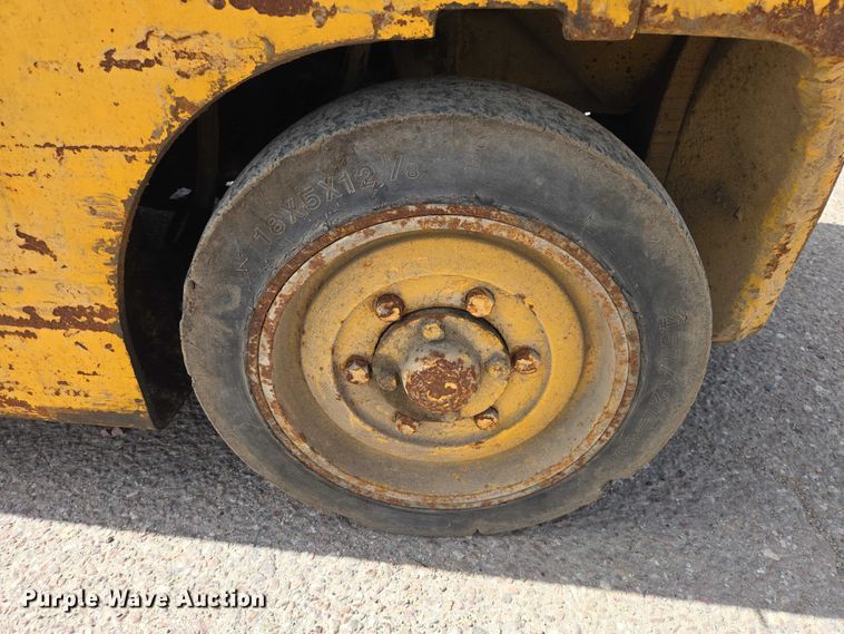 image for item EV5969 Clark forklift