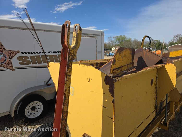 image for item EV5970 1994 Rosco SPRH-H chip spreader