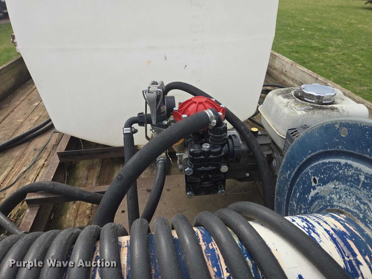 image for item EV5973 1989 Ford F250 flatbed pickup truck