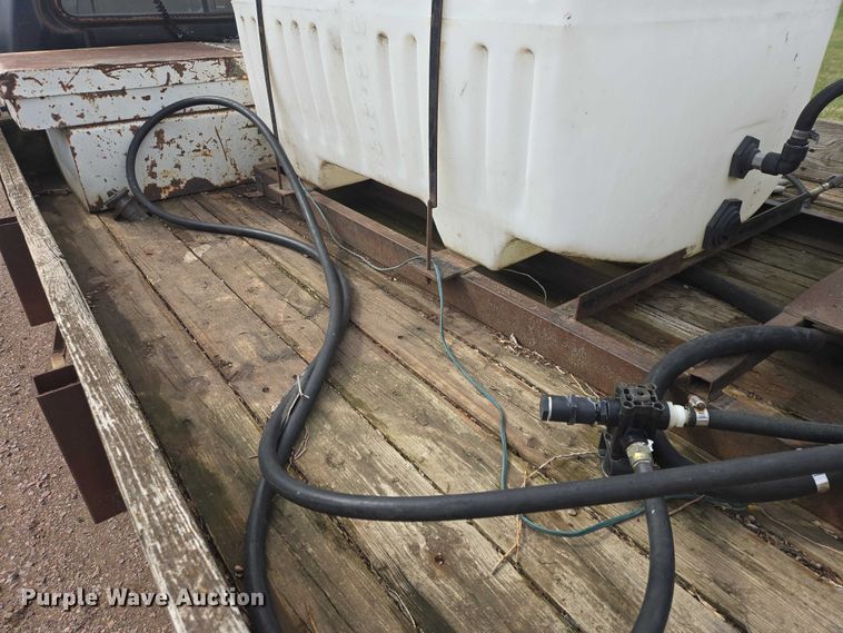 image for item EV5973 1989 Ford F250 flatbed pickup truck