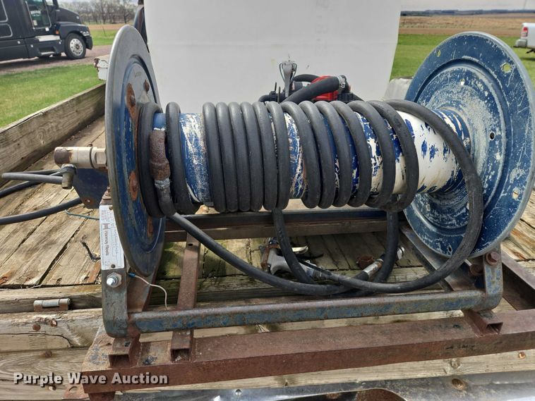 image for item EV5973 1989 Ford F250 flatbed pickup truck