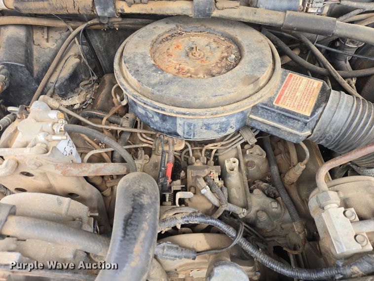 image for item EV5973 1989 Ford F250 flatbed pickup truck