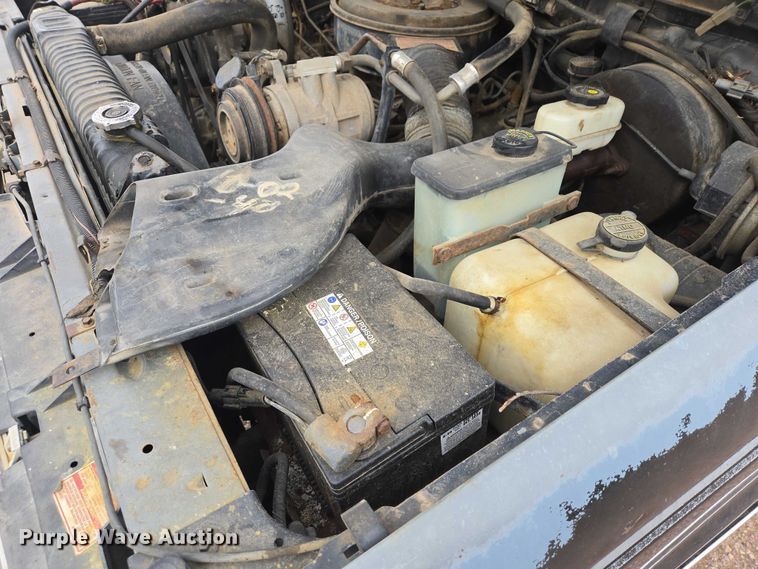 image for item EV5973 1989 Ford F250 flatbed pickup truck