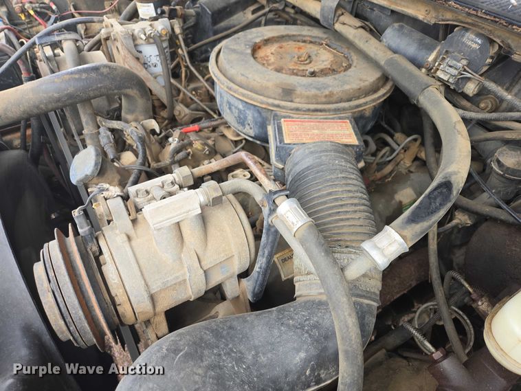 image for item EV5973 1989 Ford F250 flatbed pickup truck
