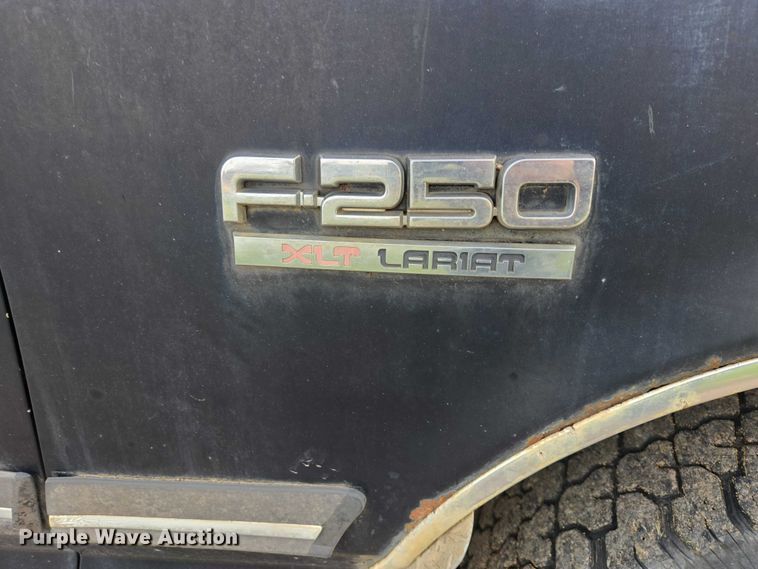 image for item EV5973 1989 Ford F250 flatbed pickup truck
