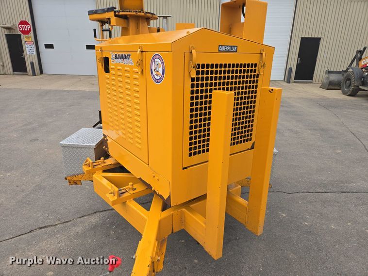 image for item EV5985 2012 Bandit 200XP wood chipper
