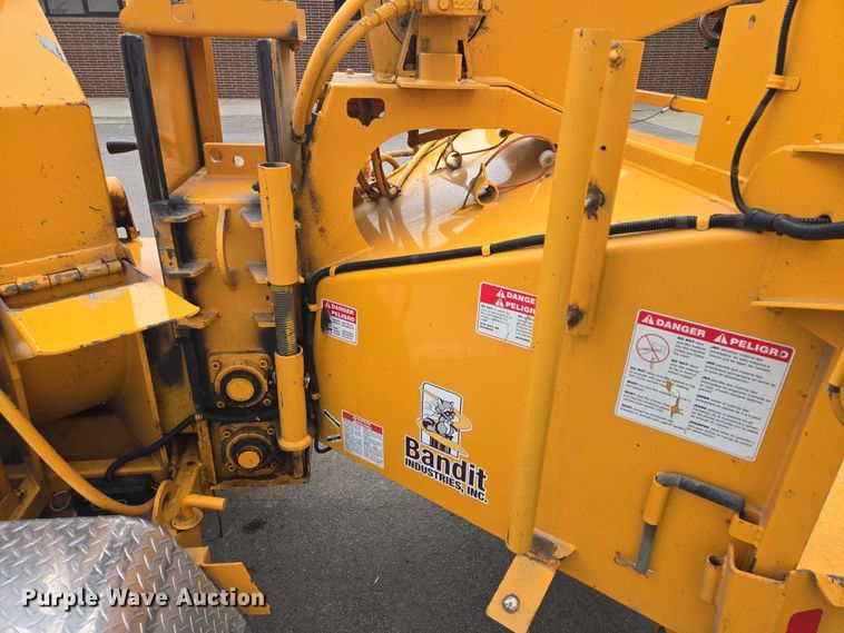 image for item EV5985 2012 Bandit 200XP wood chipper