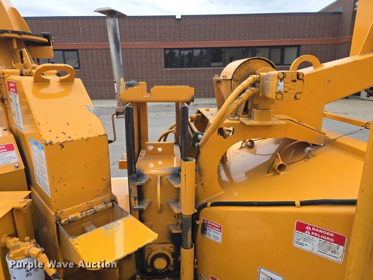 image for item EV5985 2012 Bandit 200XP wood chipper