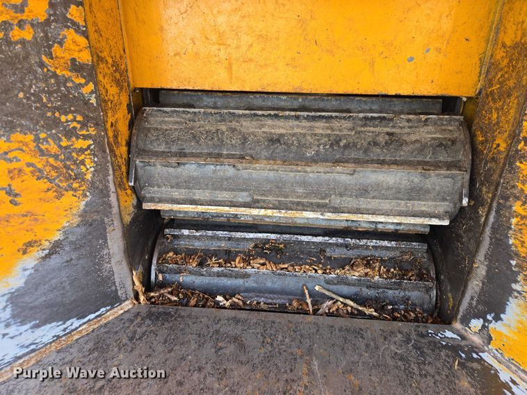 image for item EV5985 2012 Bandit 200XP wood chipper