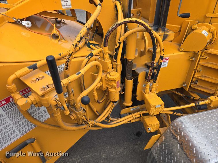 image for item EV5985 2012 Bandit 200XP wood chipper