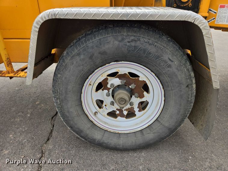 image for item EV5985 2012 Bandit 200XP wood chipper