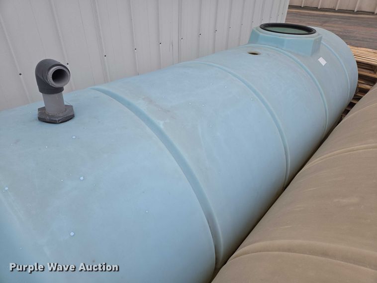 image for item EV5986 (4) poly tanks