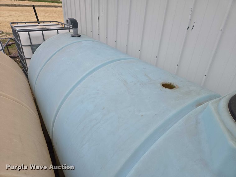 image for item EV5986 (4) poly tanks