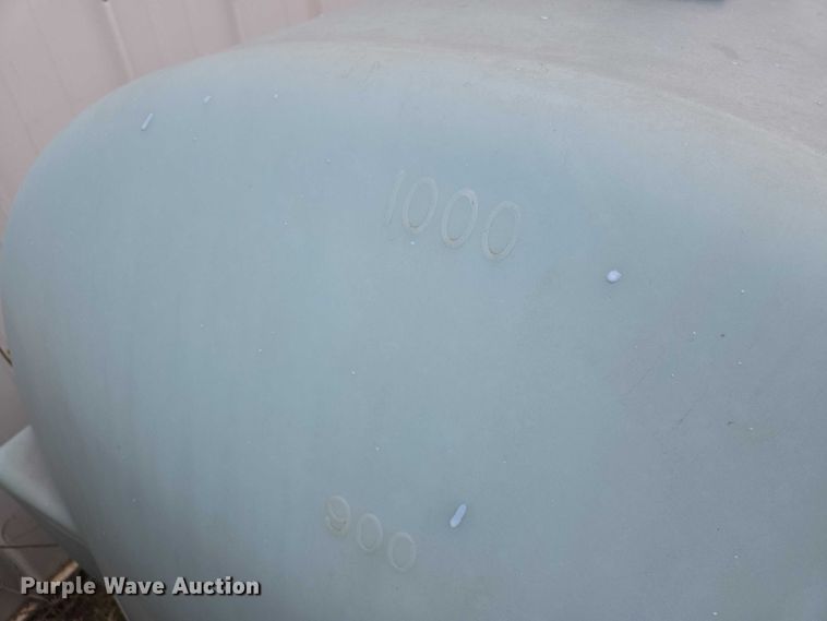 image for item EV5986 (4) poly tanks