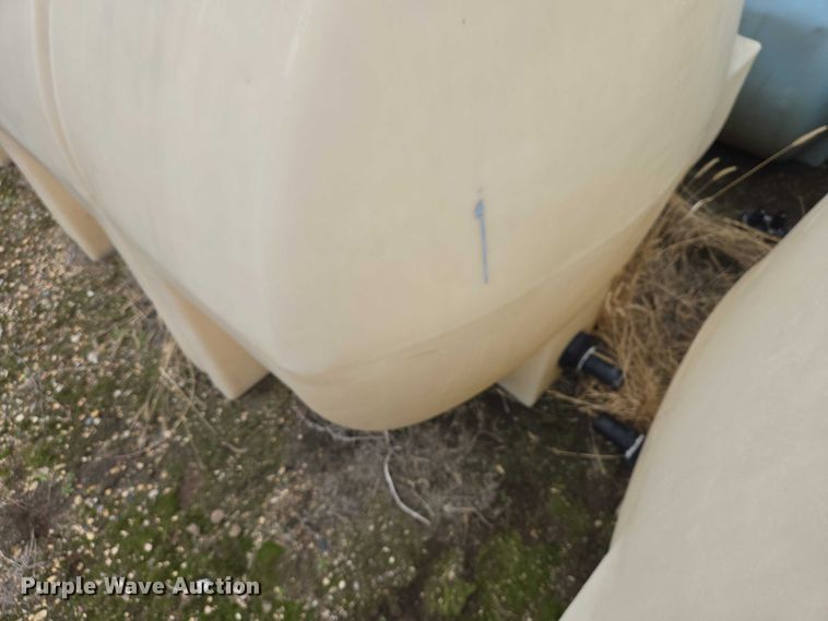image for item EV5986 (4) poly tanks