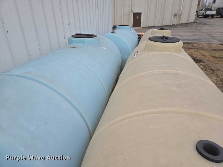 image for item EV5986 (4) poly tanks