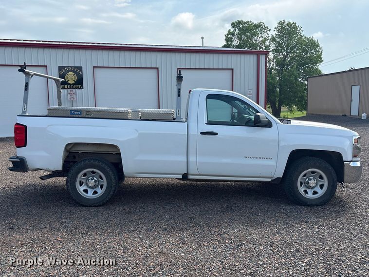 image for item EW1536 2017 Chevrolet Silverado 1500 pickup truck