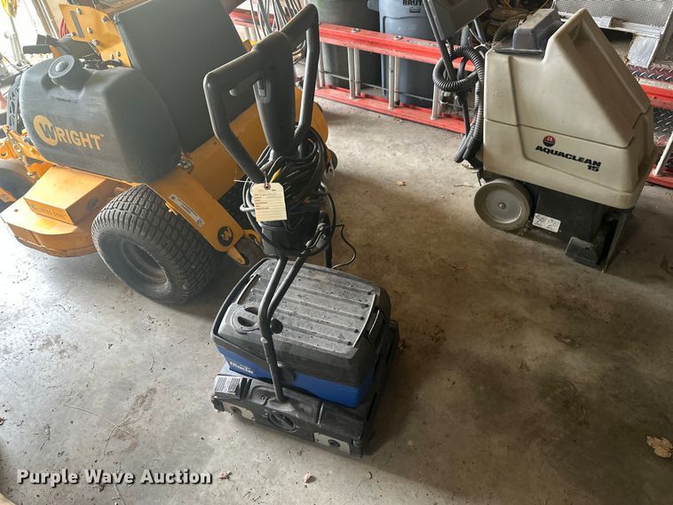 image for item EW2011 (7) floor scrubbers