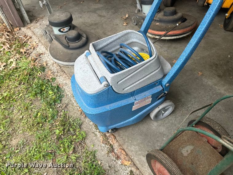 image for item EW2011 (7) floor scrubbers
