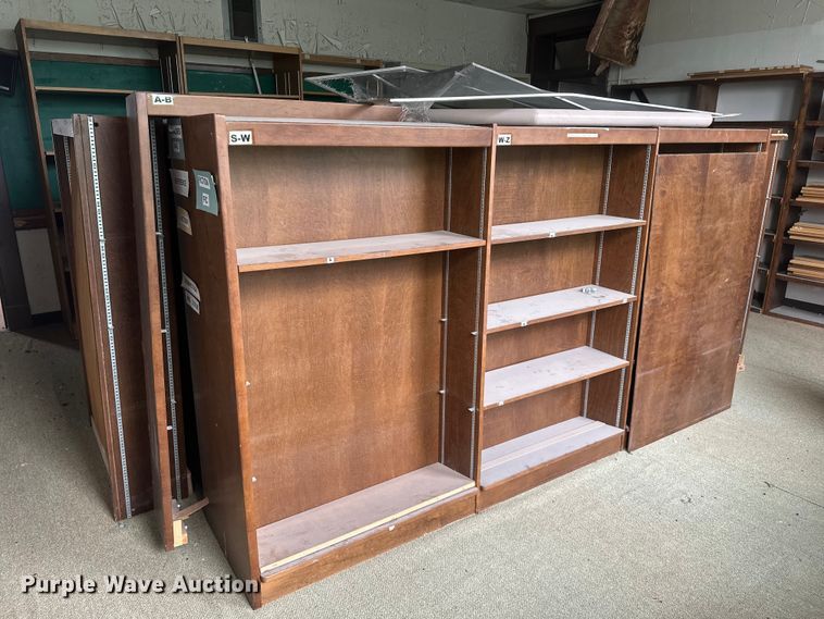 image for item EW2013 Approximately 18 bookshelves