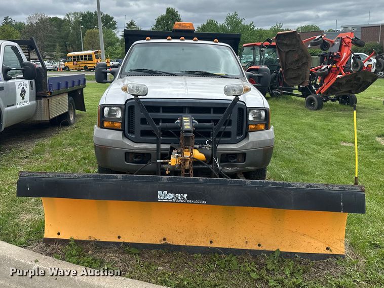 image for item EW2023 2006 Ford F350 Super Duty Ext. Cab dump bed pickup truck