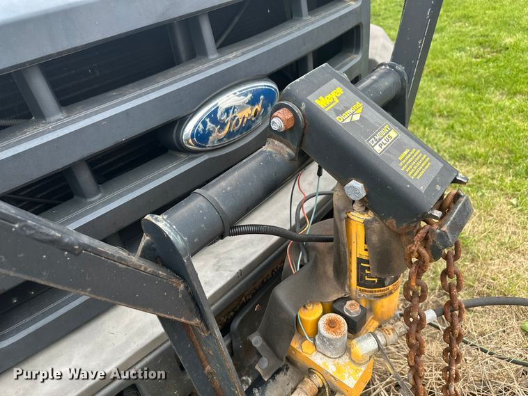 image for item EW2023 2006 Ford F350 Super Duty Ext. Cab dump bed pickup truck