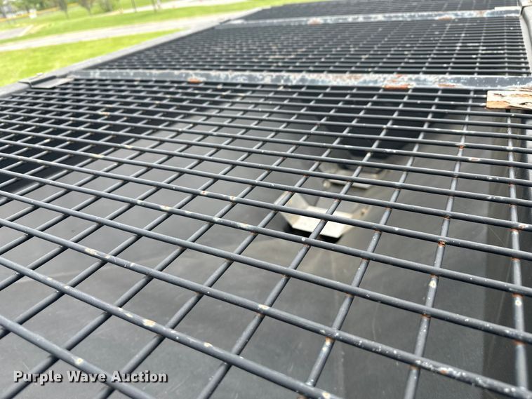 image for item EW2023 2006 Ford F350 Super Duty Ext. Cab dump bed pickup truck