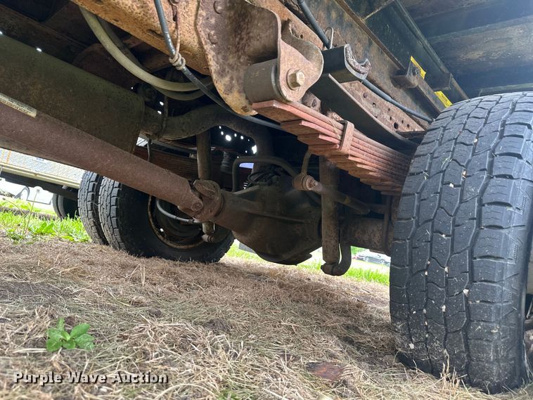 image for item EW2023 2006 Ford F350 Super Duty Ext. Cab dump bed pickup truck