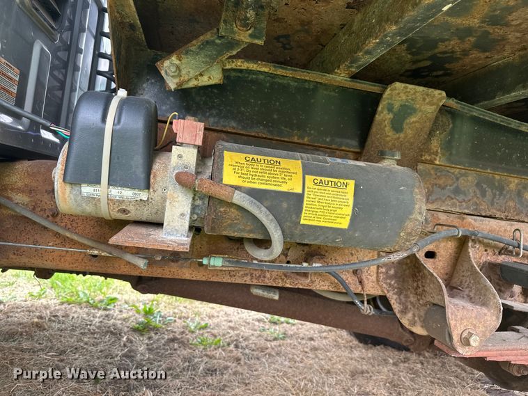 image for item EW2023 2006 Ford F350 Super Duty Ext. Cab dump bed pickup truck