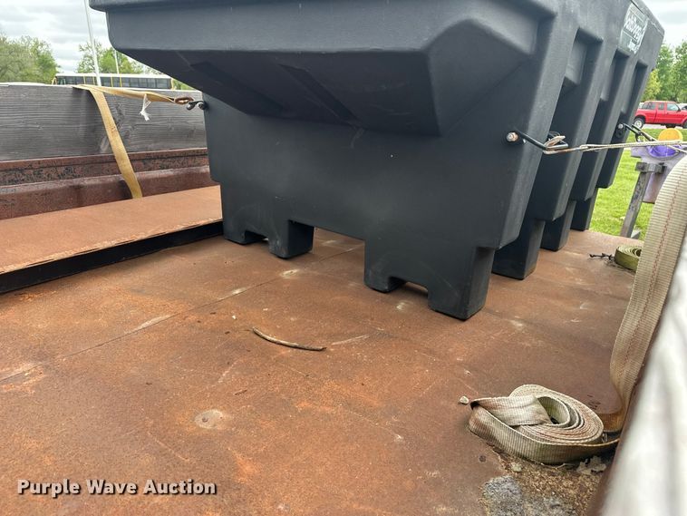 image for item EW2023 2006 Ford F350 Super Duty Ext. Cab dump bed pickup truck