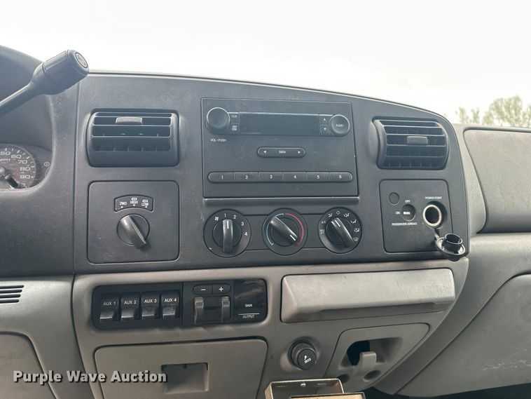image for item EW2023 2006 Ford F350 Super Duty Ext. Cab dump bed pickup truck