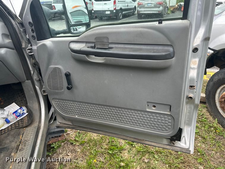 image for item EW2023 2006 Ford F350 Super Duty Ext. Cab dump bed pickup truck