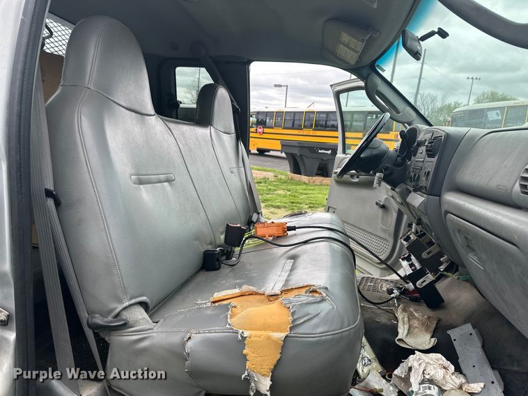 image for item EW2023 2006 Ford F350 Super Duty Ext. Cab dump bed pickup truck