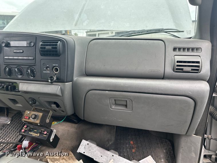 image for item EW2023 2006 Ford F350 Super Duty Ext. Cab dump bed pickup truck