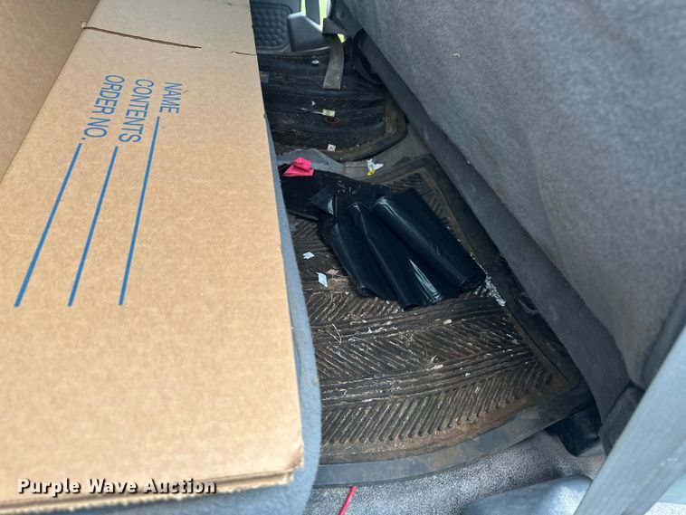 image for item EW2023 2006 Ford F350 Super Duty Ext. Cab dump bed pickup truck