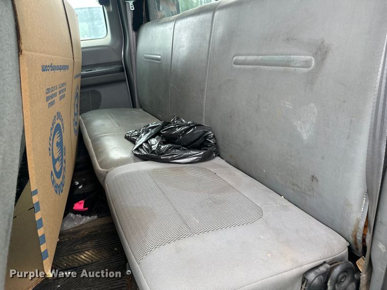image for item EW2023 2006 Ford F350 Super Duty Ext. Cab dump bed pickup truck