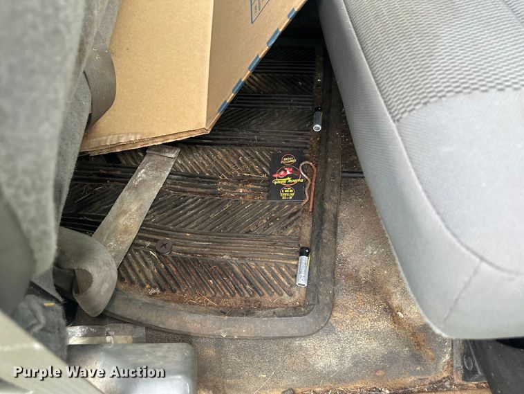 image for item EW2023 2006 Ford F350 Super Duty Ext. Cab dump bed pickup truck