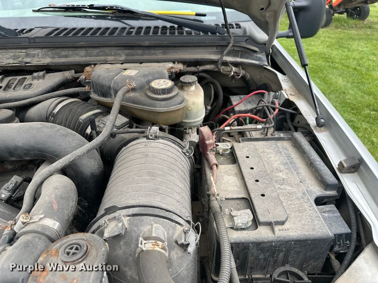 image for item EW2023 2006 Ford F350 Super Duty Ext. Cab dump bed pickup truck