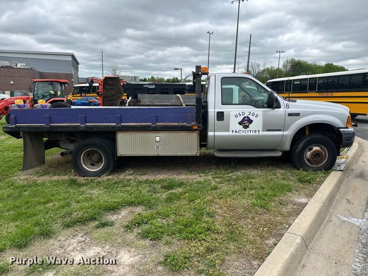image for item EW2024 2000 Ford F350 Super Duty flatbed pickup truck