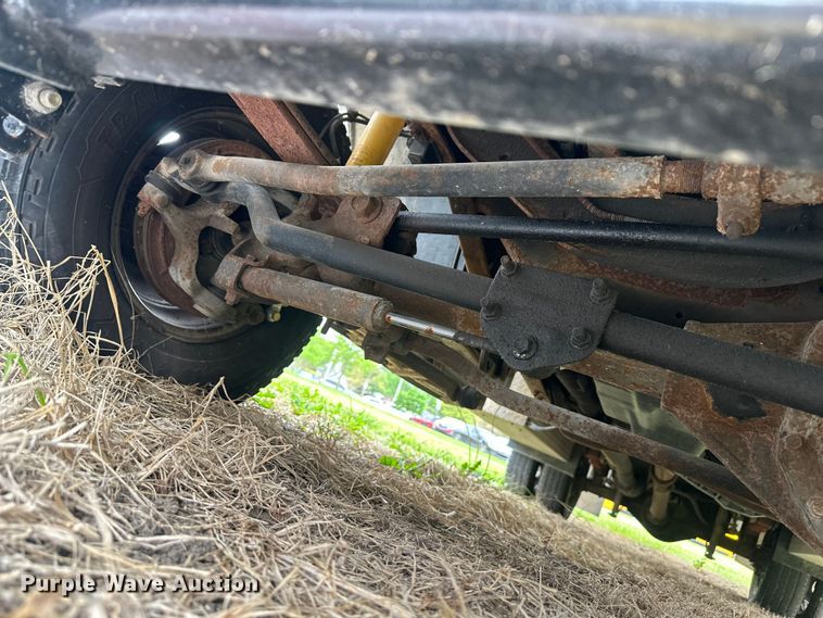image for item EW2024 2000 Ford F350 Super Duty flatbed pickup truck