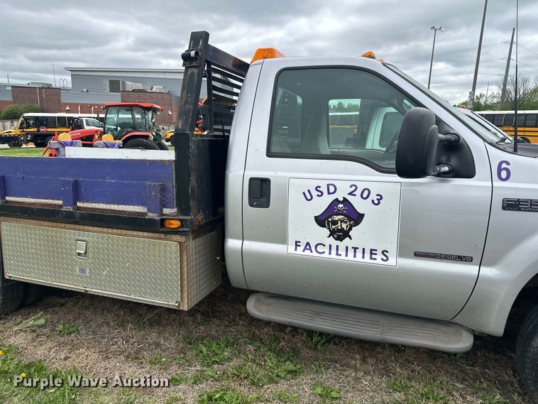 image for item EW2024 2000 Ford F350 Super Duty flatbed pickup truck