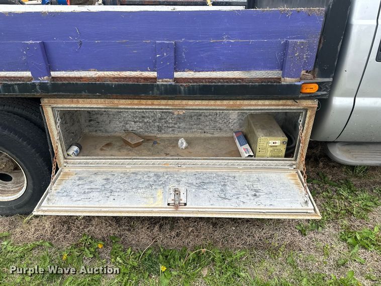 image for item EW2024 2000 Ford F350 Super Duty flatbed pickup truck