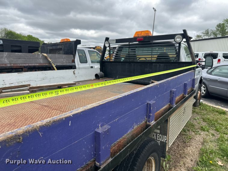 image for item EW2024 2000 Ford F350 Super Duty flatbed pickup truck