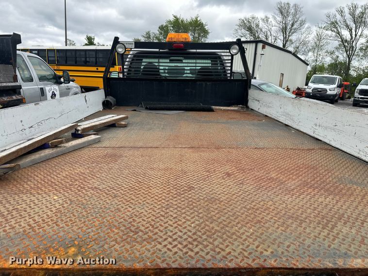 image for item EW2024 2000 Ford F350 Super Duty flatbed pickup truck
