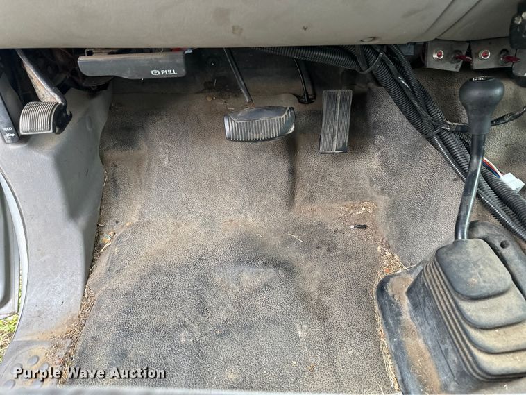 image for item EW2024 2000 Ford F350 Super Duty flatbed pickup truck