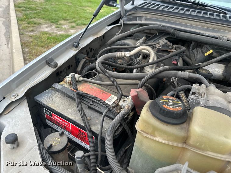 image for item EW2024 2000 Ford F350 Super Duty flatbed pickup truck