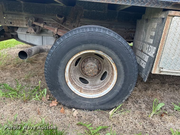 image for item EW2024 2000 Ford F350 Super Duty flatbed pickup truck