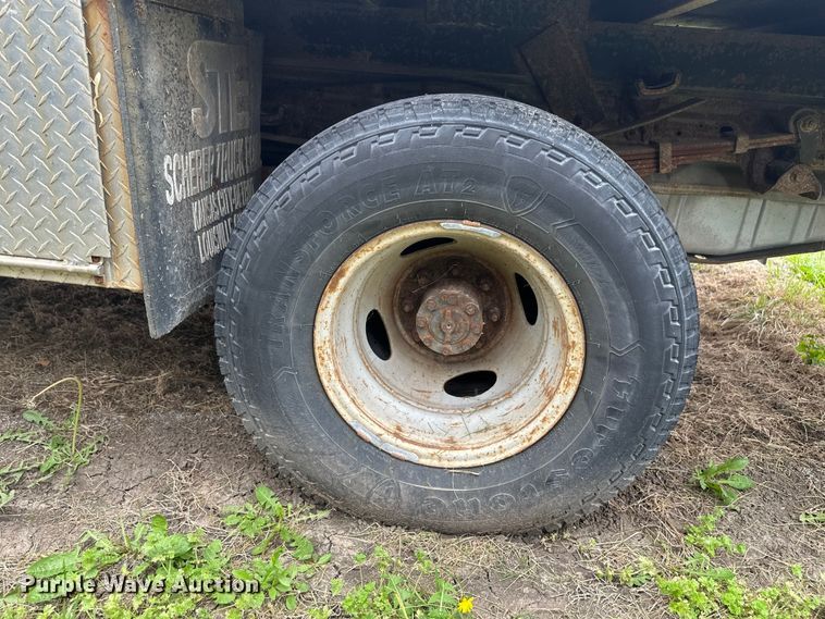 image for item EW2024 2000 Ford F350 Super Duty flatbed pickup truck